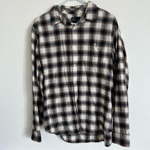 GAP Men’s plaid flannel shirt Sz L Long sleeve